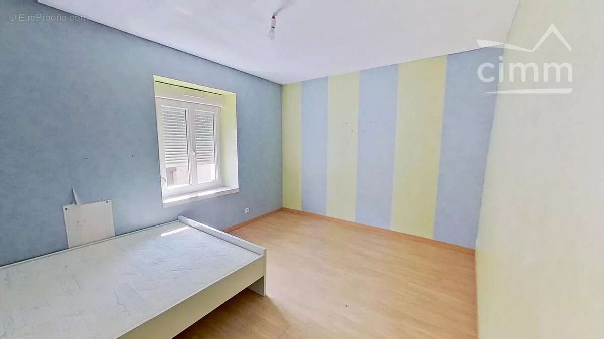 A VENDRE Maison de ville à rénover - photo 7