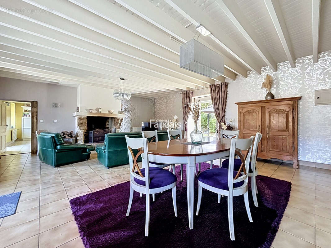 Maison 248 m² à Doville  - photo 2