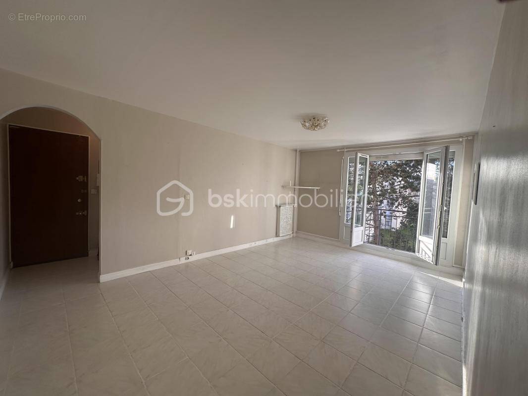 Appartement à ROSNY-SOUS-BOIS