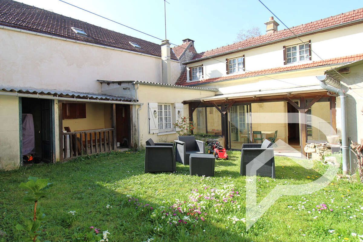 Maison à PONT-SAINTE-MAXENCE