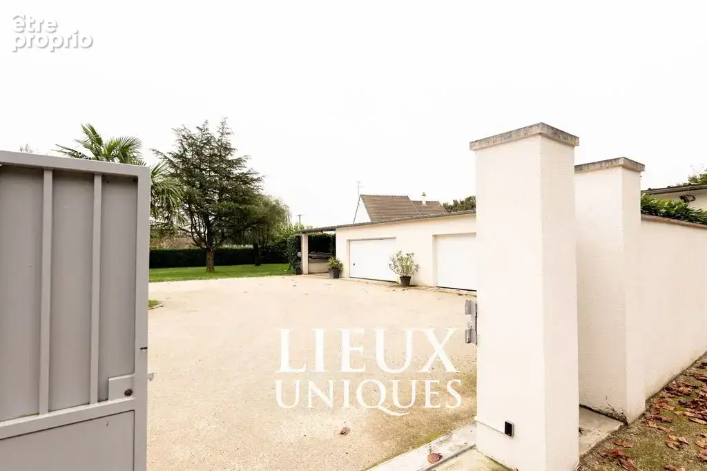Lieux uniques ® x propriétés privées ® propose garage de 83 m²-bucher de 28 m²-terrain de 1506 m² - photo 2