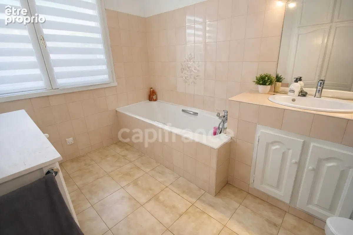 Piscine, 4 chambres, 136 m², jardin, garage et DPE B : une villa prête à vivre qui mérite une visite - photo 11