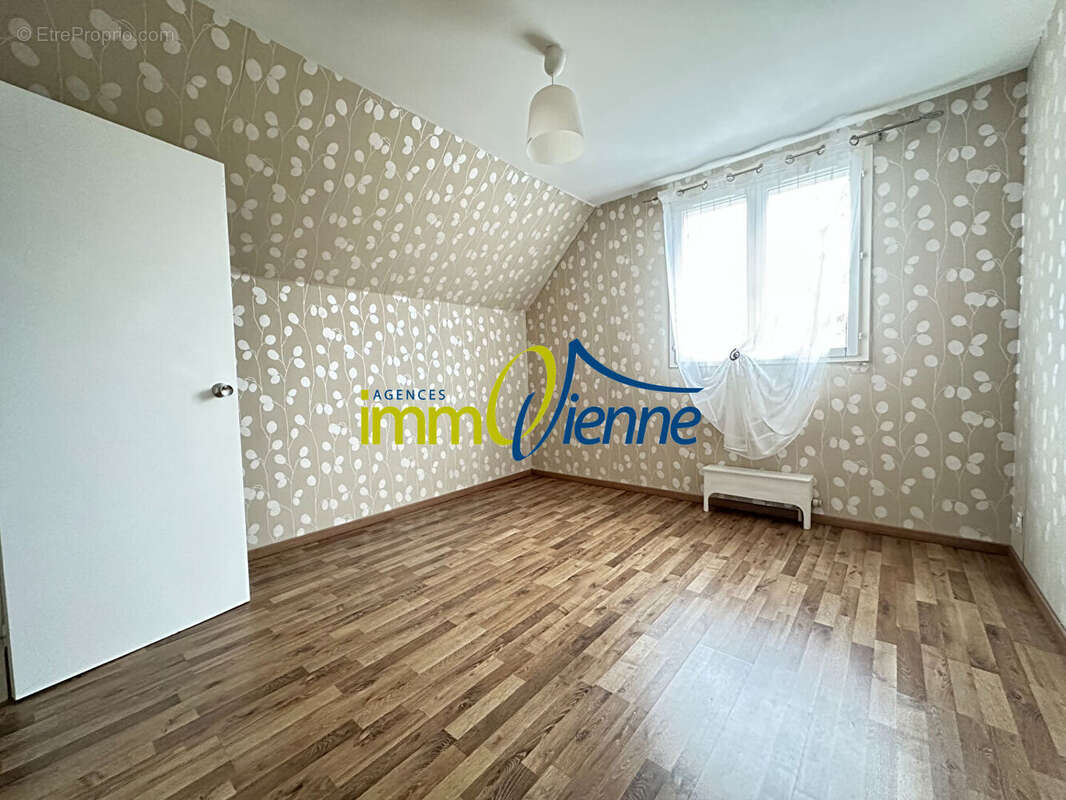 Maison à BUXEROLLES