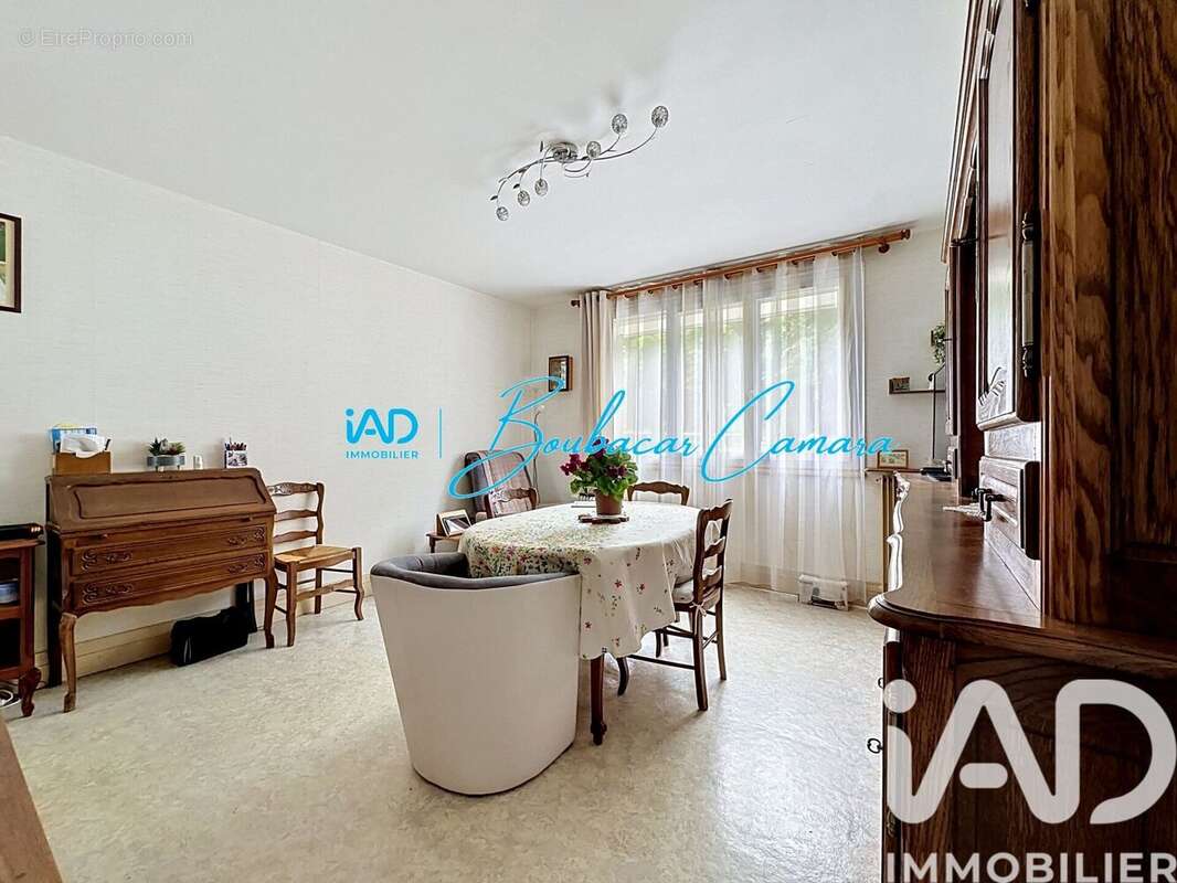 Photo 3 - Appartement à HOUILLES