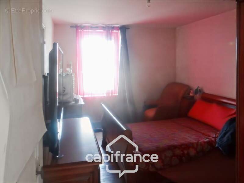 Maison à vendre  ECHASSIERES (03) Maison plus dépendances sur terrain de 2288 m2 - photo 8