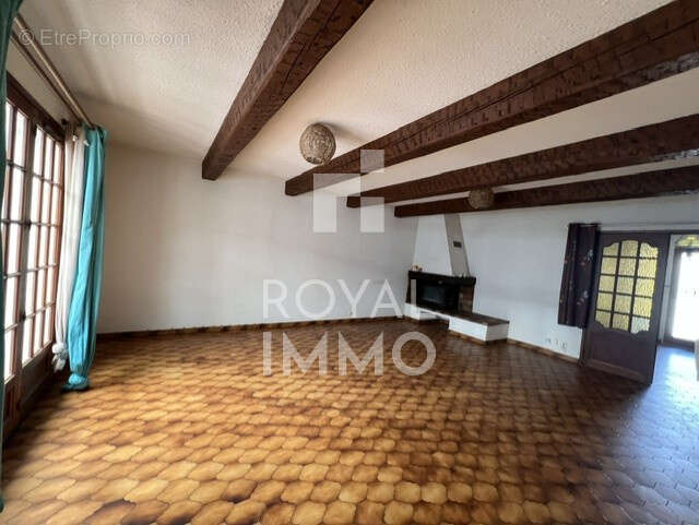 Six-fours-les-plages - villa de plain-pied - garage - photo 2