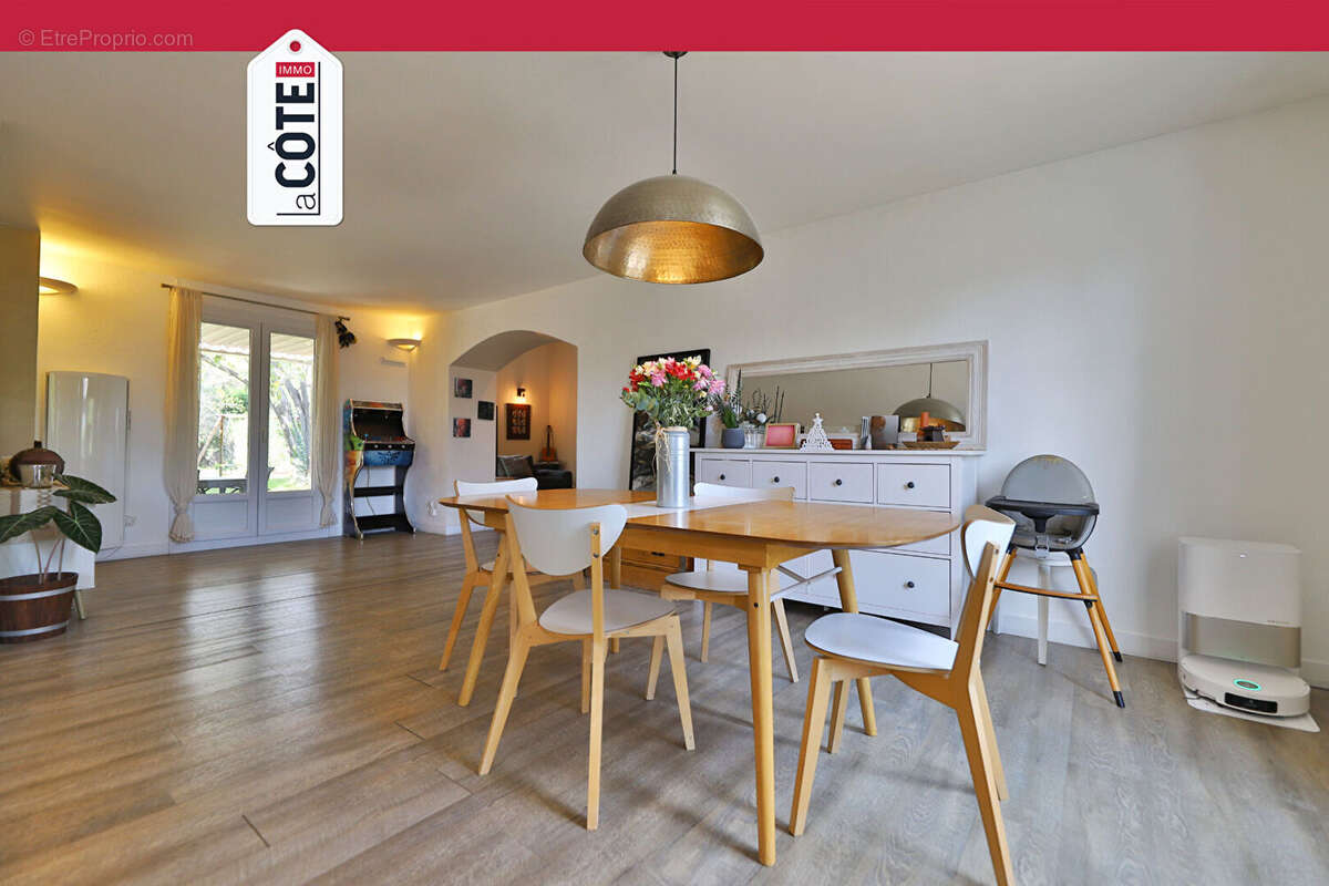 Maison à SAINT-VICTORET