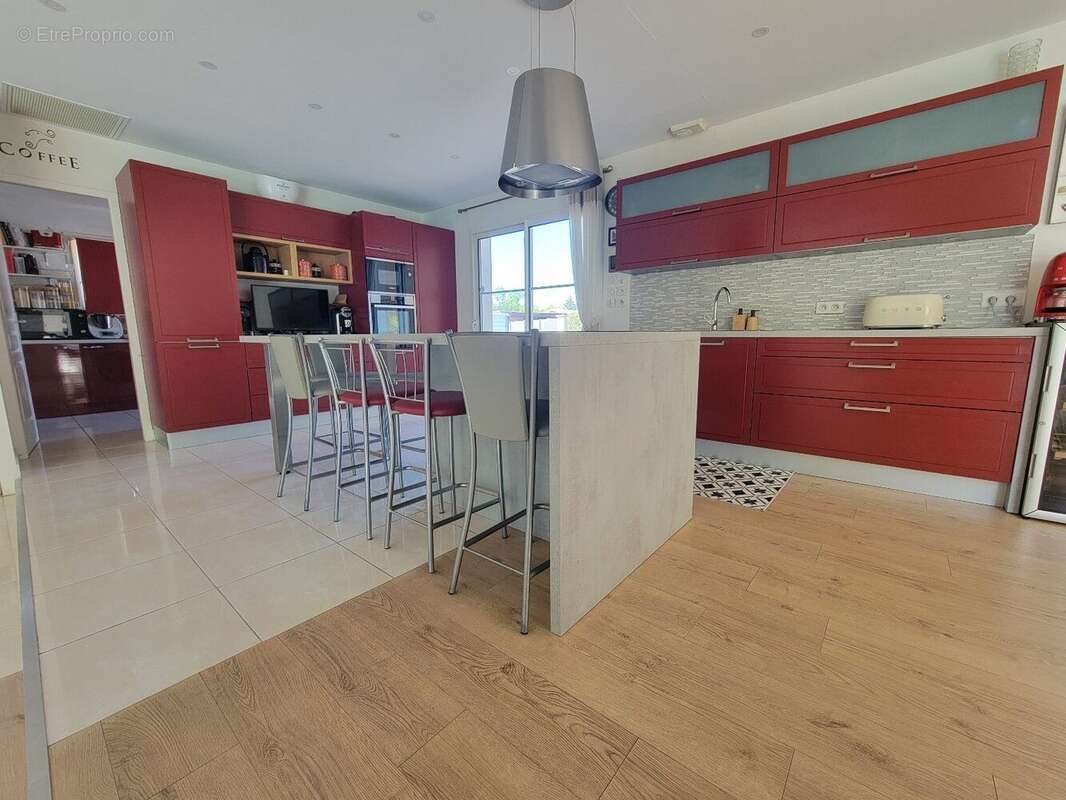 Maison 222 m² à Leognan  - photo 9