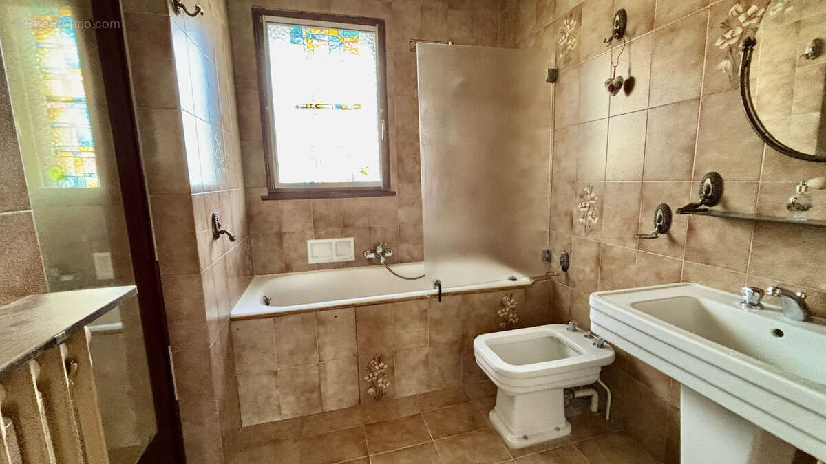 Maison à VAILLY-SUR-AISNE