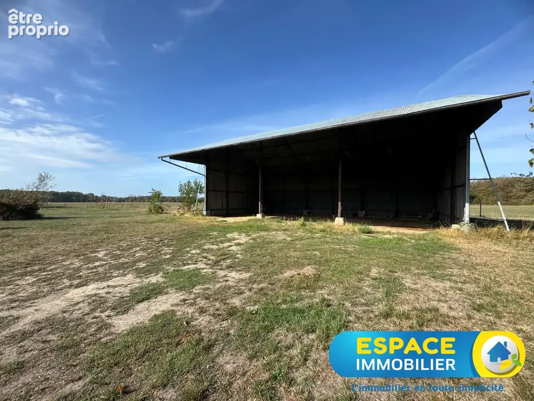 Corps de ferme de plain-pied d'environ 124 m2 avec 5 746 m2 de terrain avec un hangar à Sury-aux-Bois - photo 10