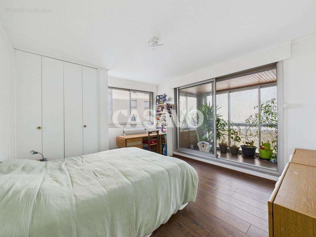 Appartement à SURESNES