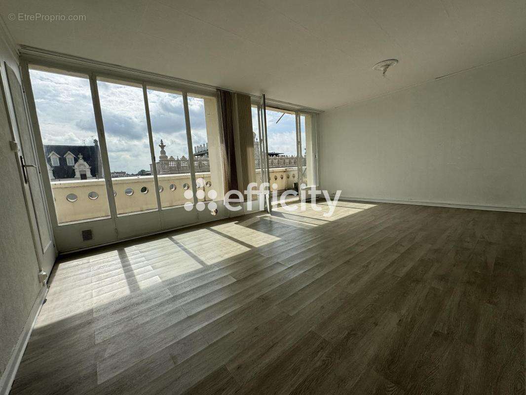 Appartement à VALENCIENNES