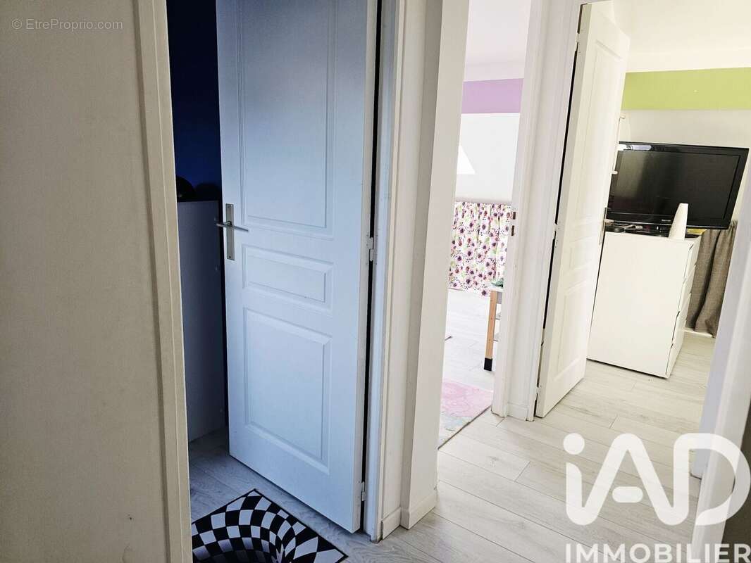 Maison 125 m² à Cezy  - photo 6