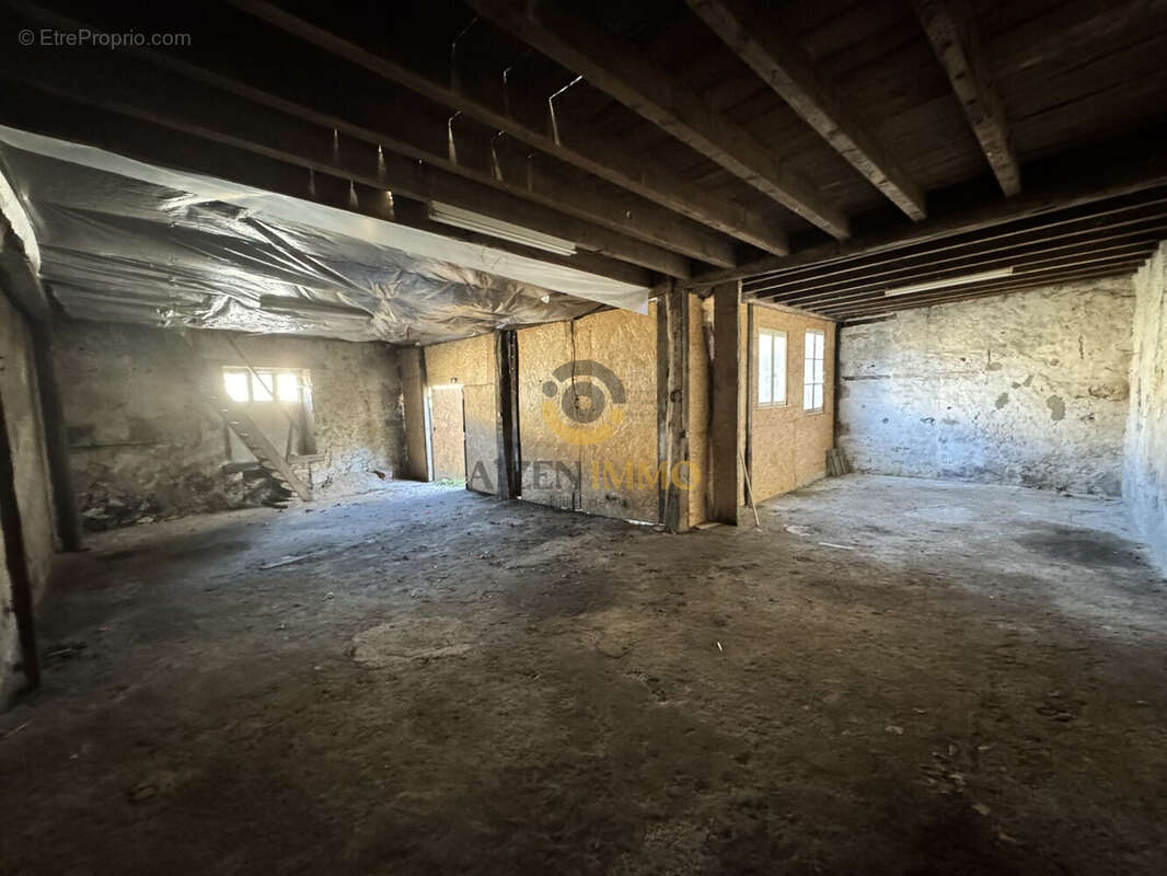 Maison à SECONDIGNY