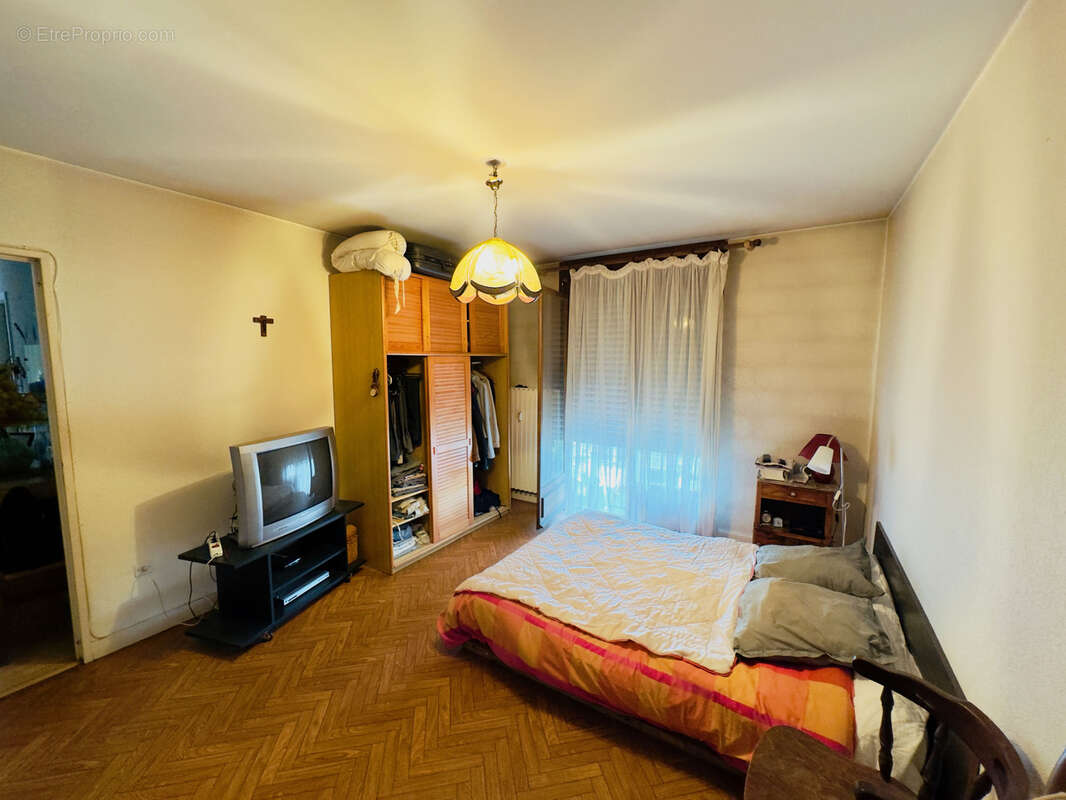 Autre à SAINT-ETIENNE