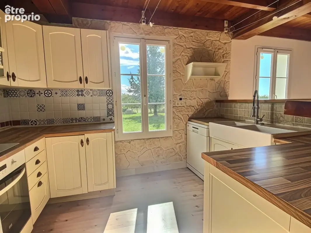 Maison familiale 4 chambres avec piscine sur 2 200 m2 de terrain - photo 5