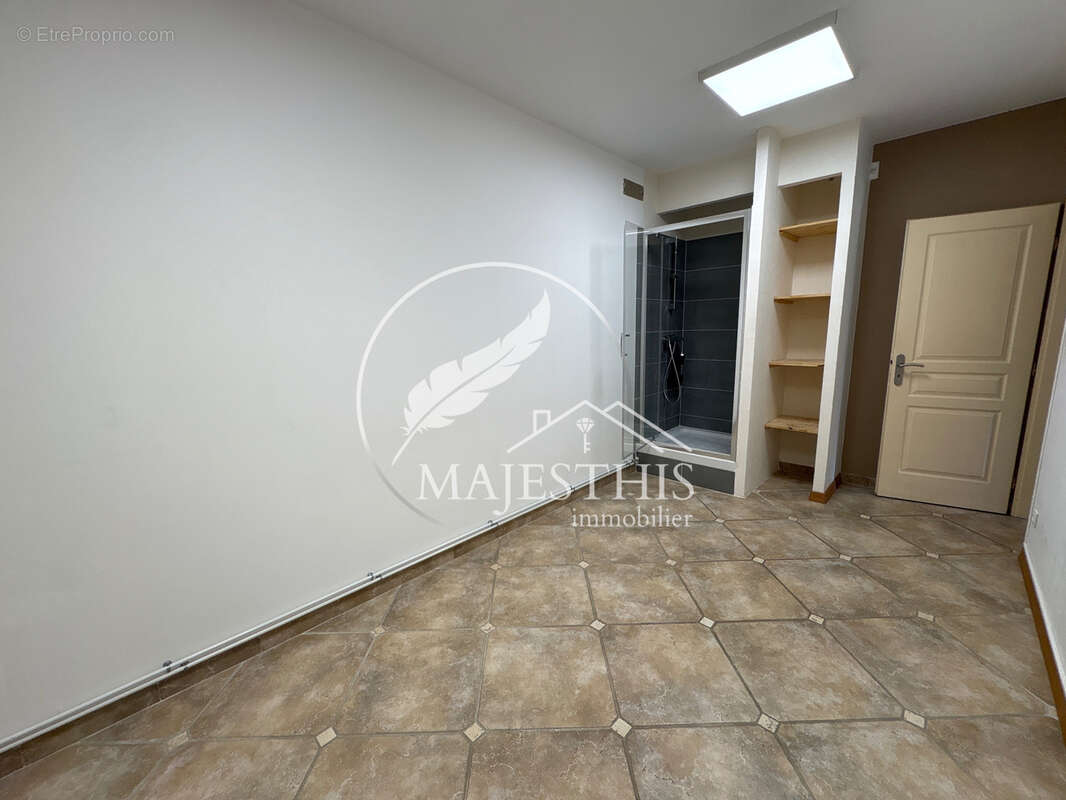 Appartement 69 m2 avec grande terrasse en rez de jardin- centre ville; - photo 6