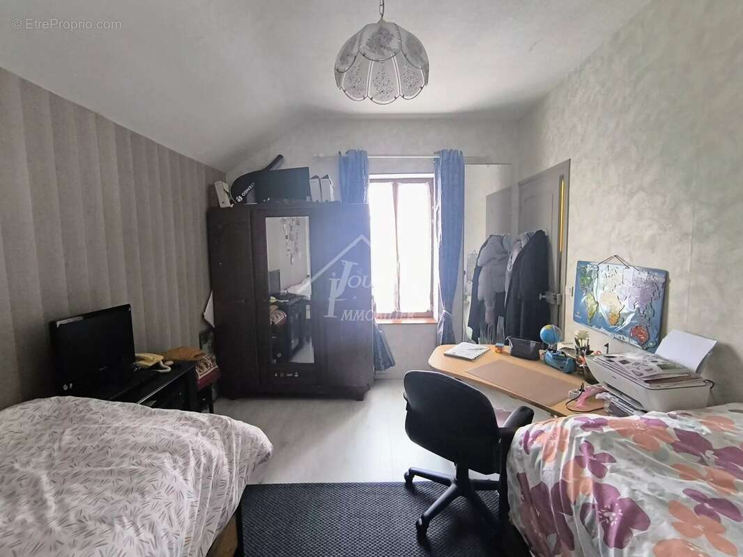 Maison à SAINT-ELOY-LES-MINES