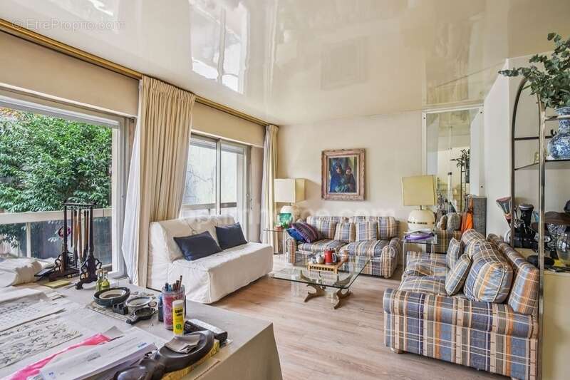 Appartement à PARIS-8E