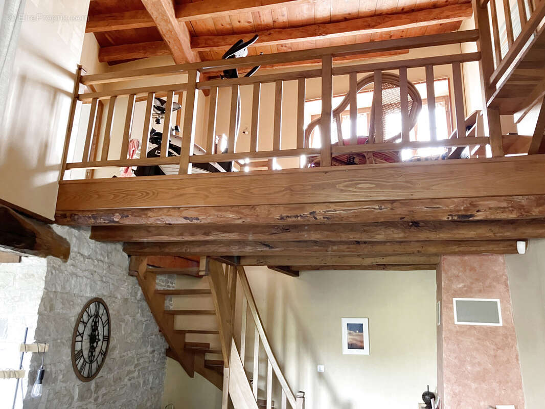 Maison à MONTALIEU-VERCIEU