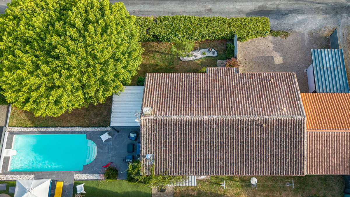 Maison familiale avec piscine au calme - photo 15