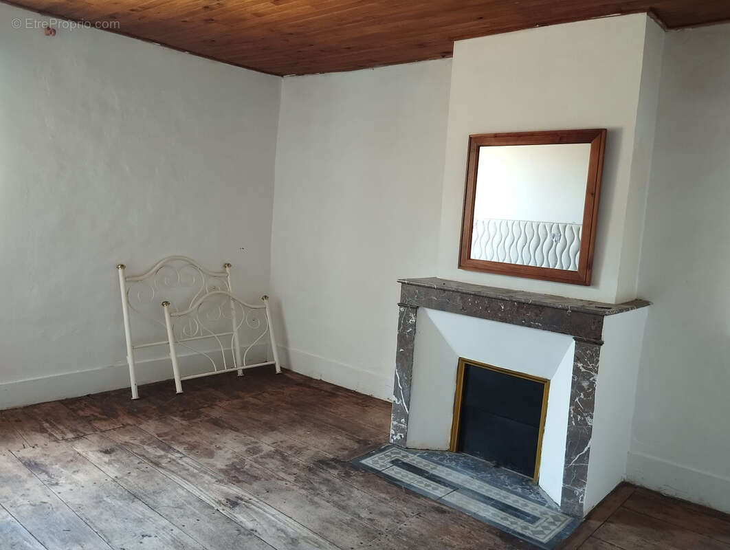 Maison à PUYGAILLARD-DE-QUERCY