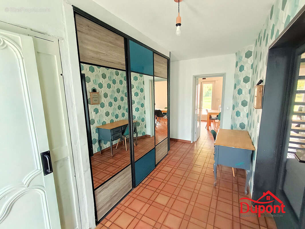 Maison 202 m² à Marchiennes  - photo 4