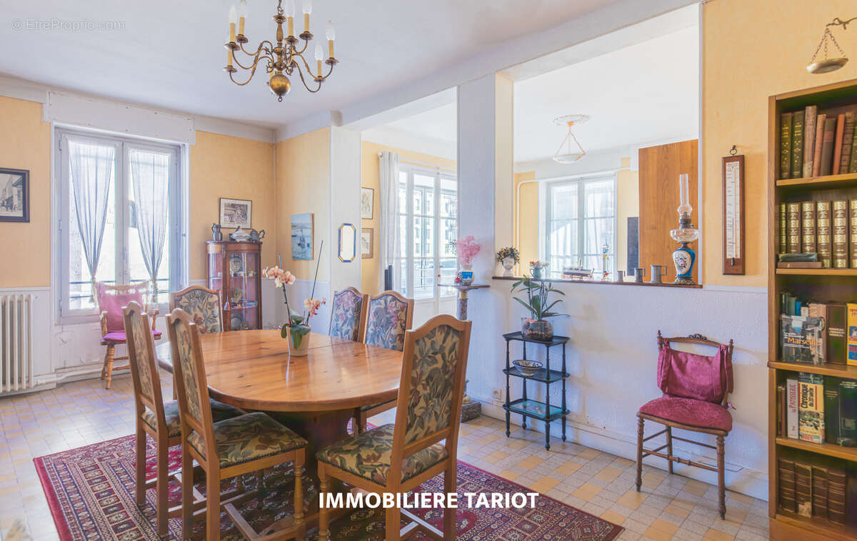 Appartement à MARSEILLE-2E