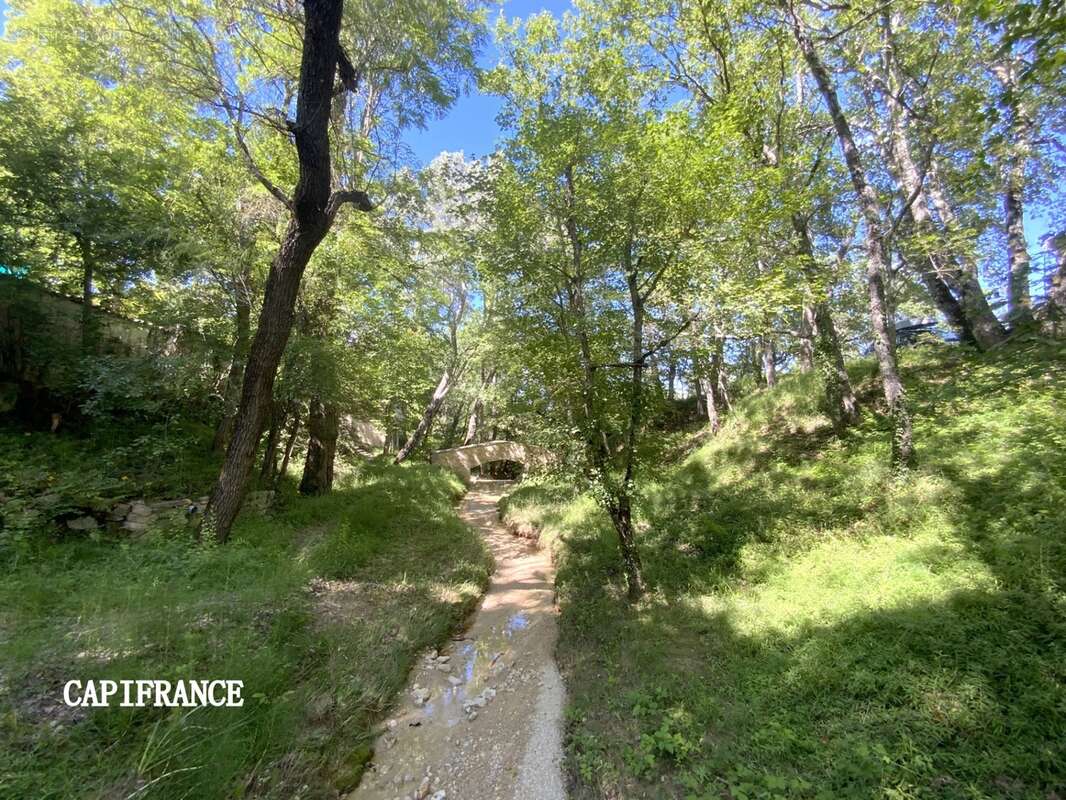 Propriété hébergement/événementiel dans le Luberon, 6,3 ha, 80 couchages, 1090 m2 - photo 20