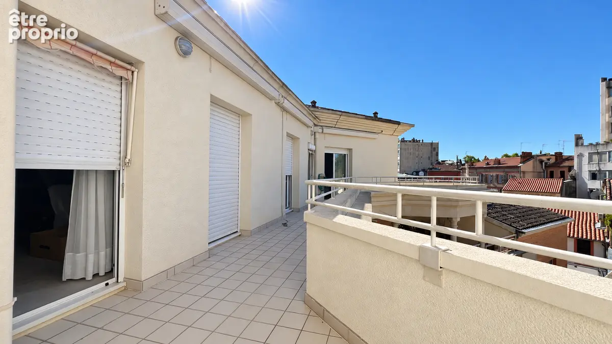 Appartement T5 -131m2 - Centre Ville - photo 5