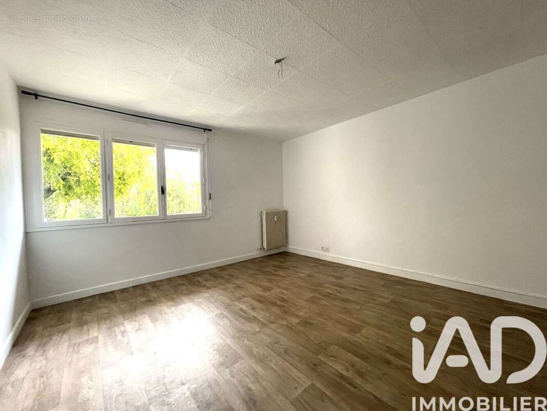 Photo 3 - Appartement à SAINT-FARGEAU-PONTHIERRY