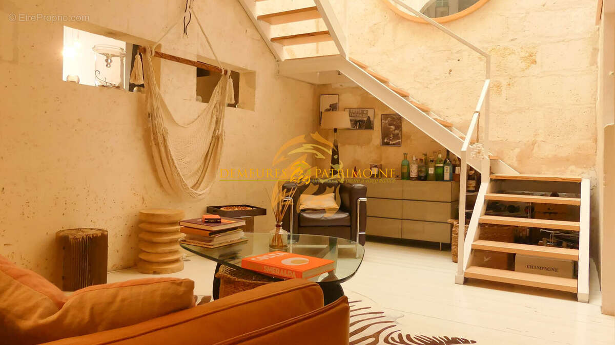 Appartement 225 m² à Angouleme  - photo 4