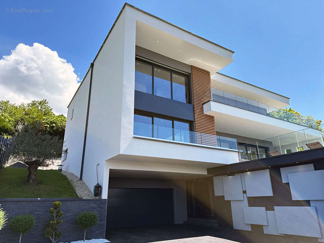 Maison à CRANVES-SALES