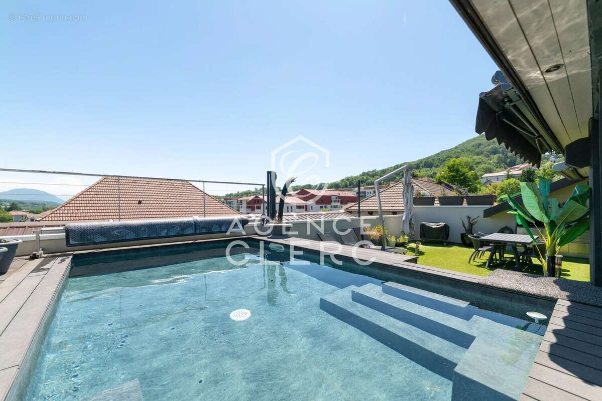 Appartement à ALLONZIER-LA-CAILLE