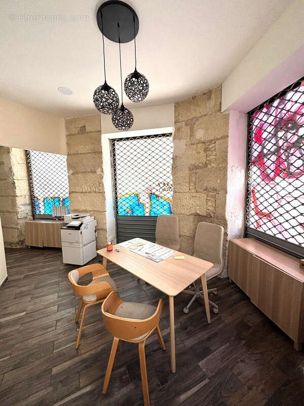 Commerce à MARSEILLE-1E