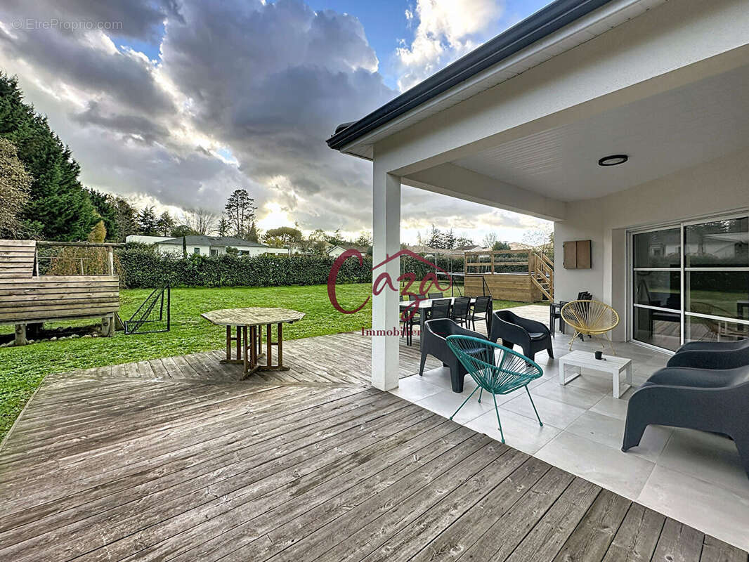 Maison à CAMBLANES-ET-MEYNAC