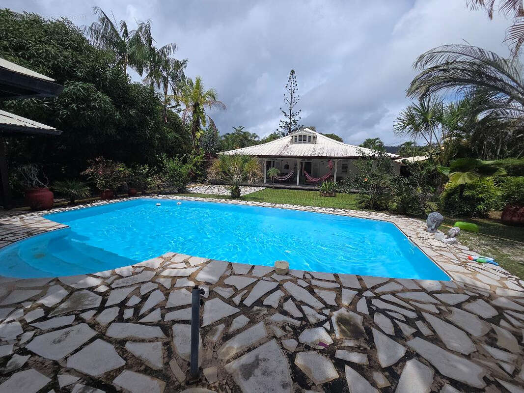 Maison à REMIRE-MONTJOLY