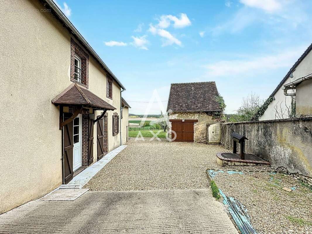 Maison à SAINT-VICTOR-DE-BUTHON