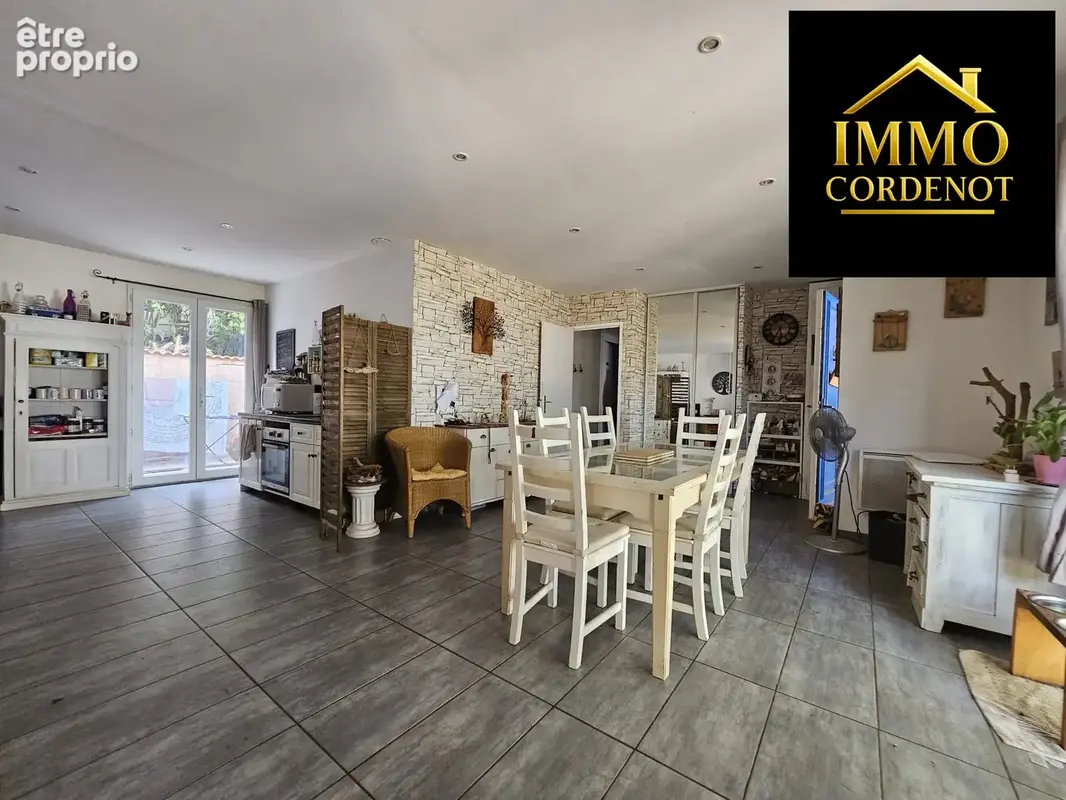 Maison 6 pièces 150 m² à vendre à Cuers (83390) - photo 2