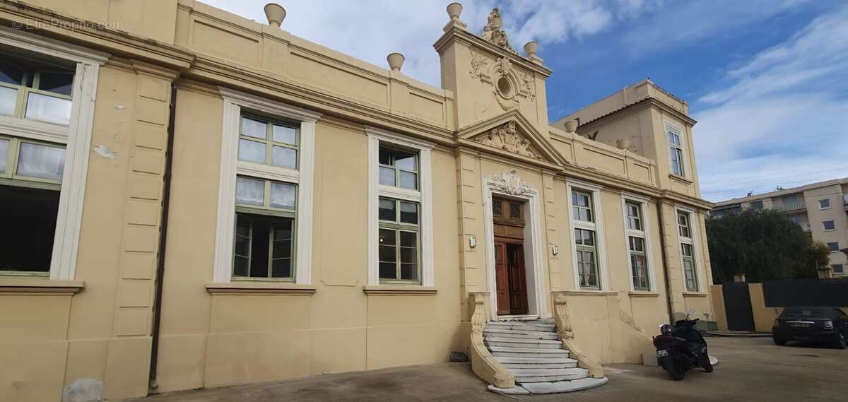 Appartement à VALLAURIS