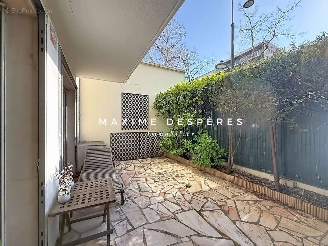 Appartement à NEUILLY-SUR-SEINE