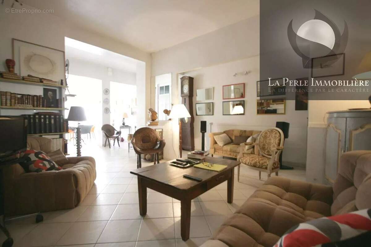 Appartement 214 m² à Castelsarrasin  - photo 2