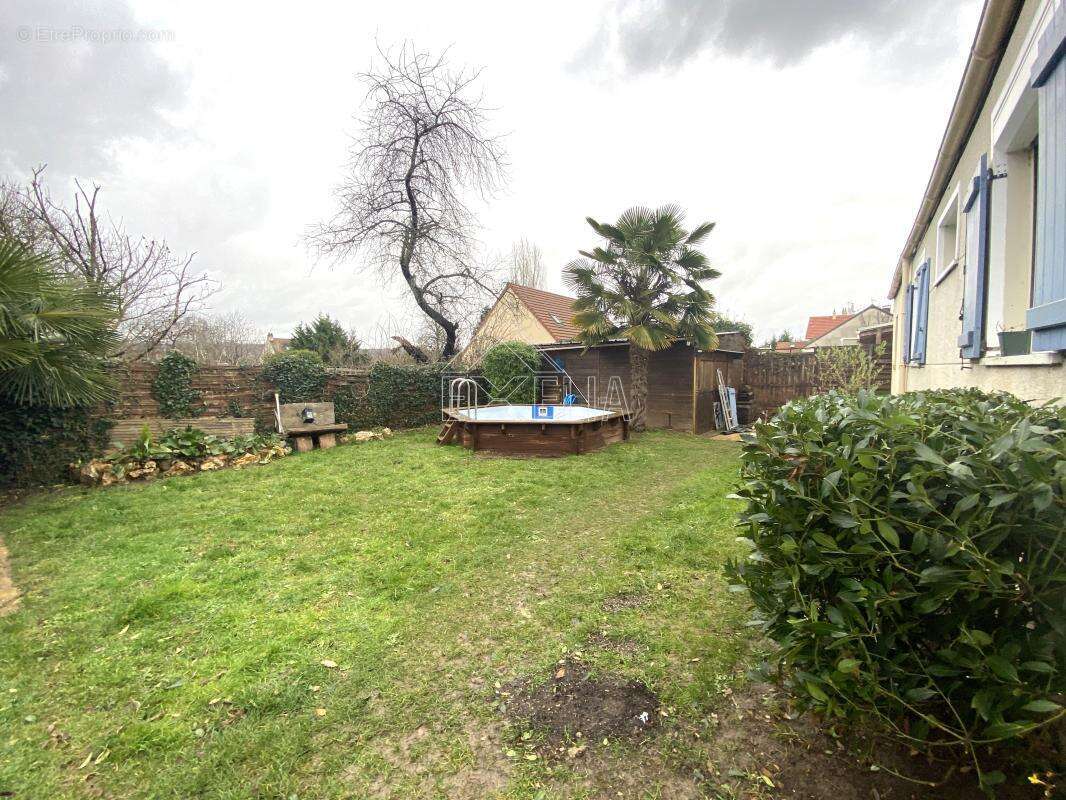 Maison à LIMETZ-VILLEZ