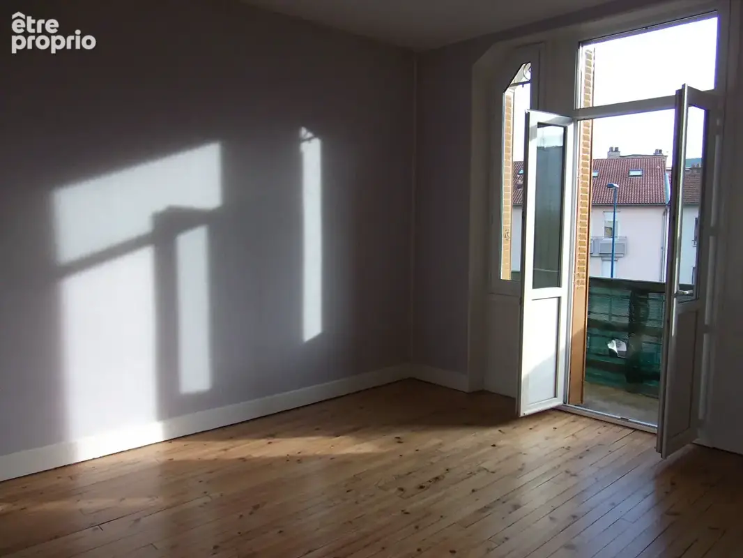 CLERMONT FERRAND, Immeuble 12 pièce(s) 253 m2, rapport 23300€/an, jardin, garages, balcon 491000€ FAI - photo 12