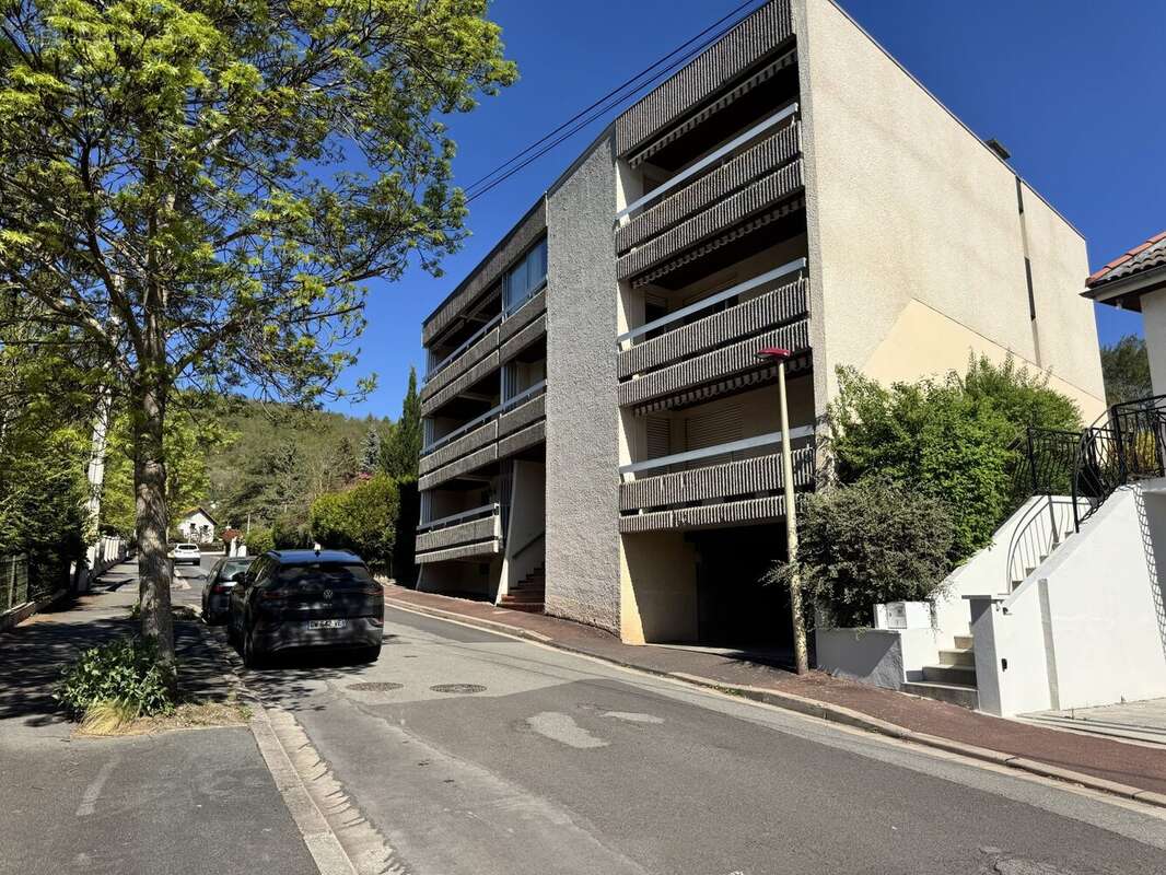 Parking à CHATELGUYON