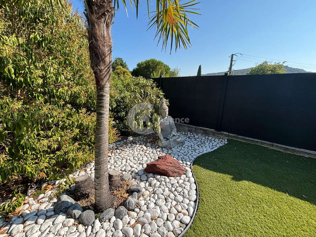 Superbe villa appartement de 110 m2 avec piscine privée et jardin - photo 14