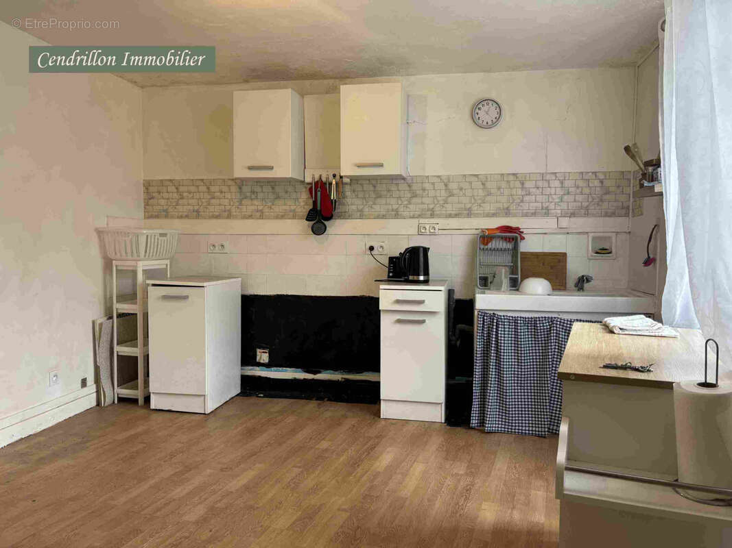 Maison de bourg en pierres, indépendante, 80m2 habitable de suite, avec cour et atelier. - photo 17