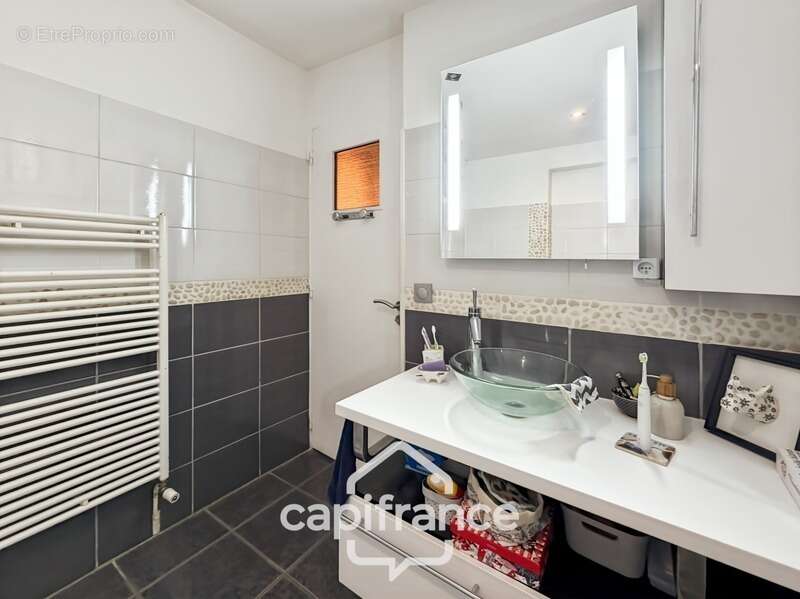Appartement en plain-pied à vendre 4 pièces GIVORS (69) - photo 8