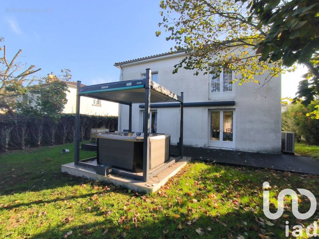 Photo 1 - Maison à POITIERS