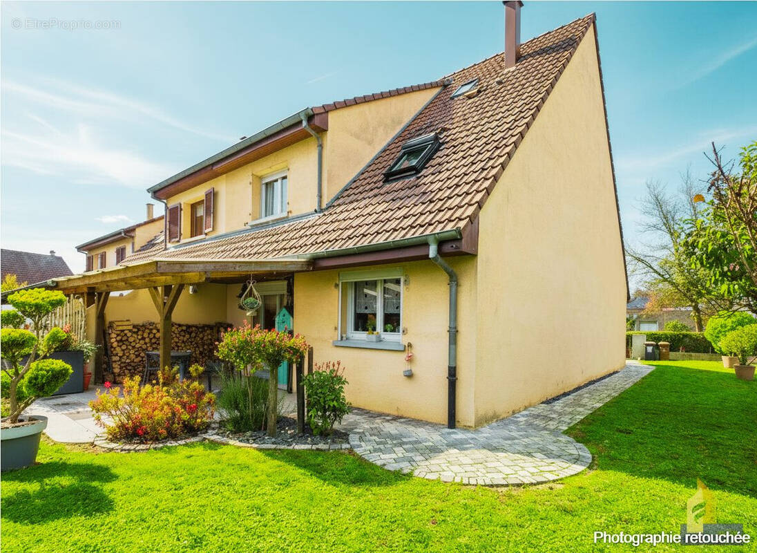 jardin bien entretenu - Maison à HORBOURG-WIHR